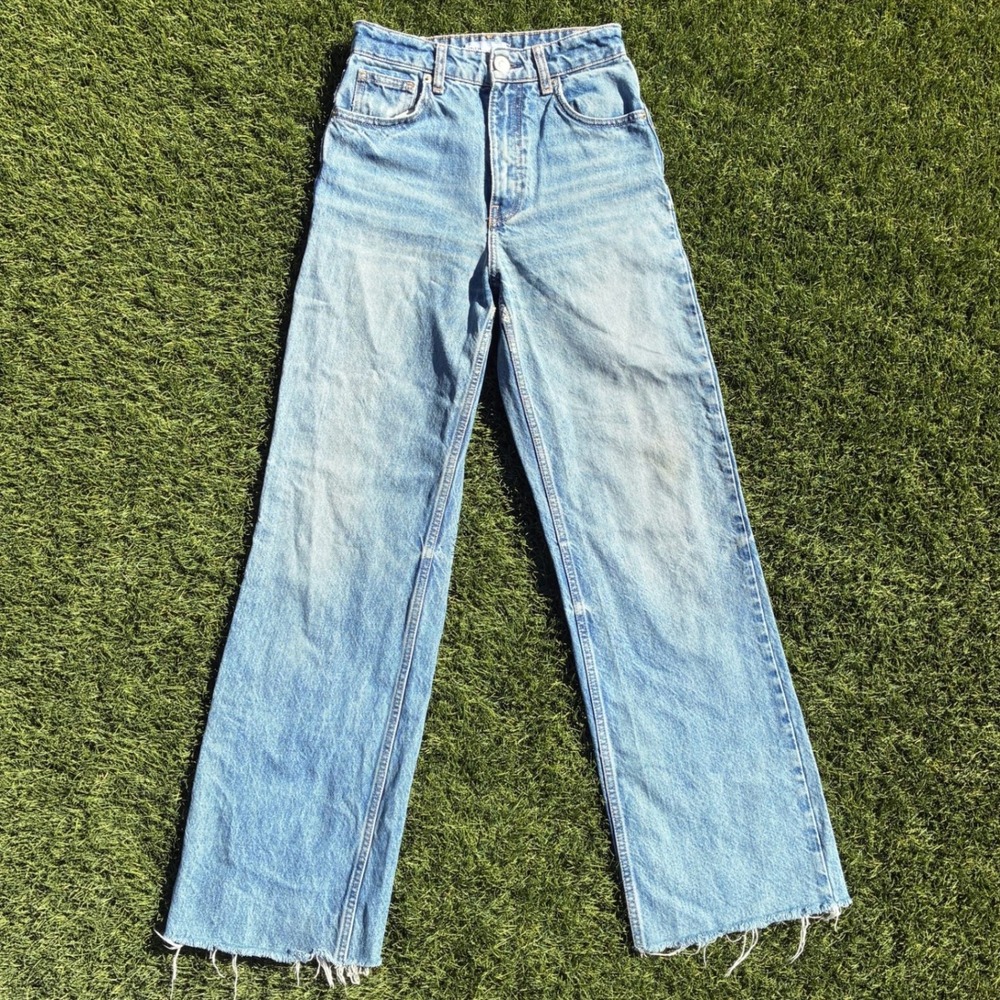 Zara Womens Size 2 25x30 Light Wash High Waisted Wide Leg Raw Hem Denim Jeans